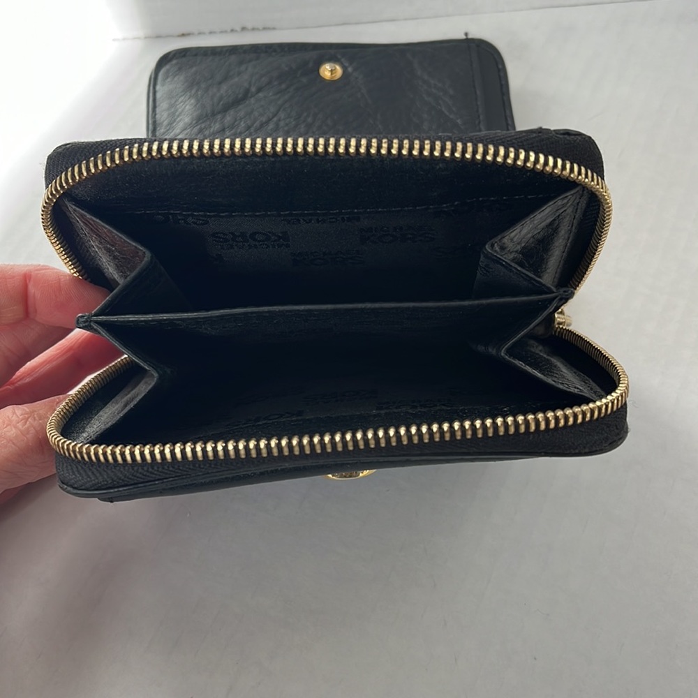 Michael Kors women’s wainscott bifold wallet - Picture 6 of 6